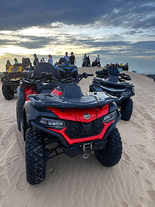 Crowd at the White Dunes