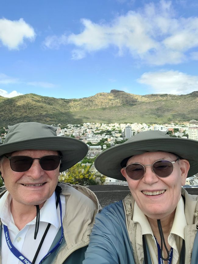 Tag 132 und 133 von 175: Kreuzfahrt rund um die Welt - Port Louis/Mauritius - geänderte Route - weiträumige Umfahrung der Krisengebiete