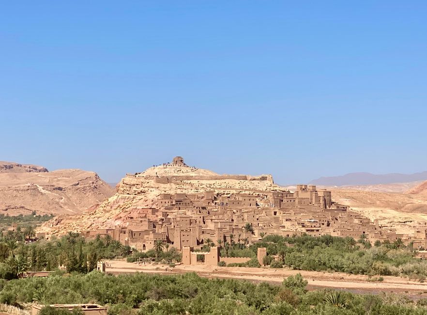 Ait Ben Haddou: An ancient fortified settlement (Ksar), a top tourist attraction and filming location for Game of Thrones among others
