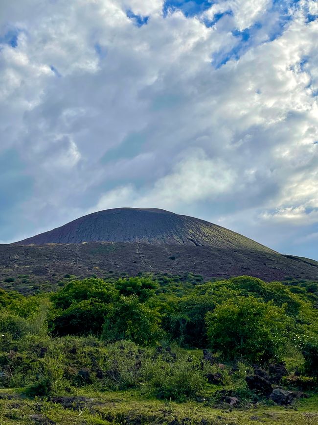 uno de los volcanes más activos de Nicaragua