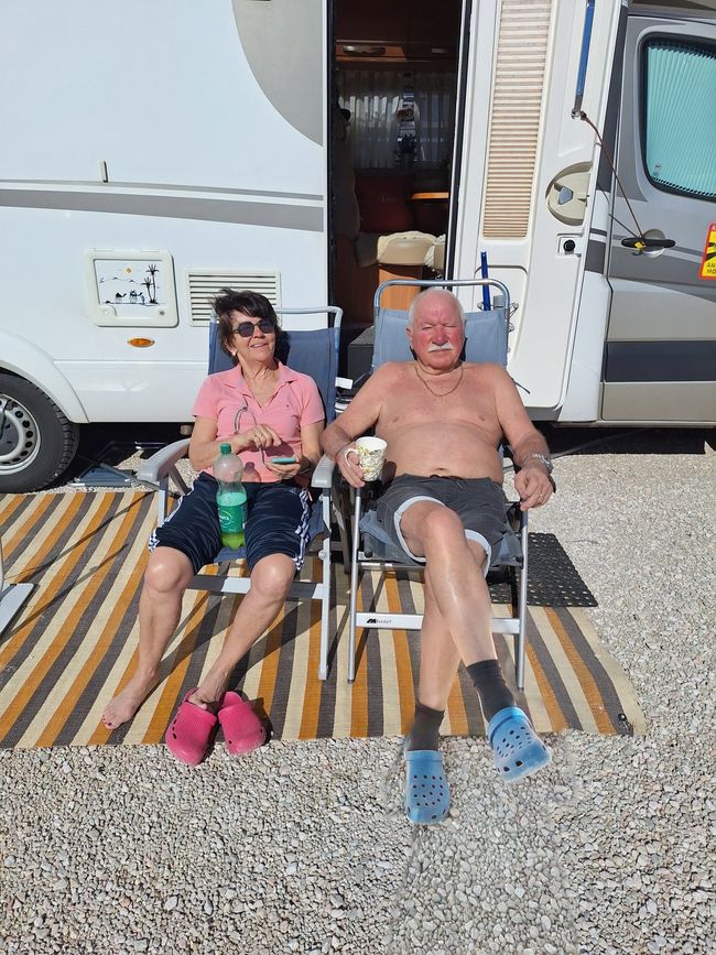Irmi und Ricci beim Kaffee