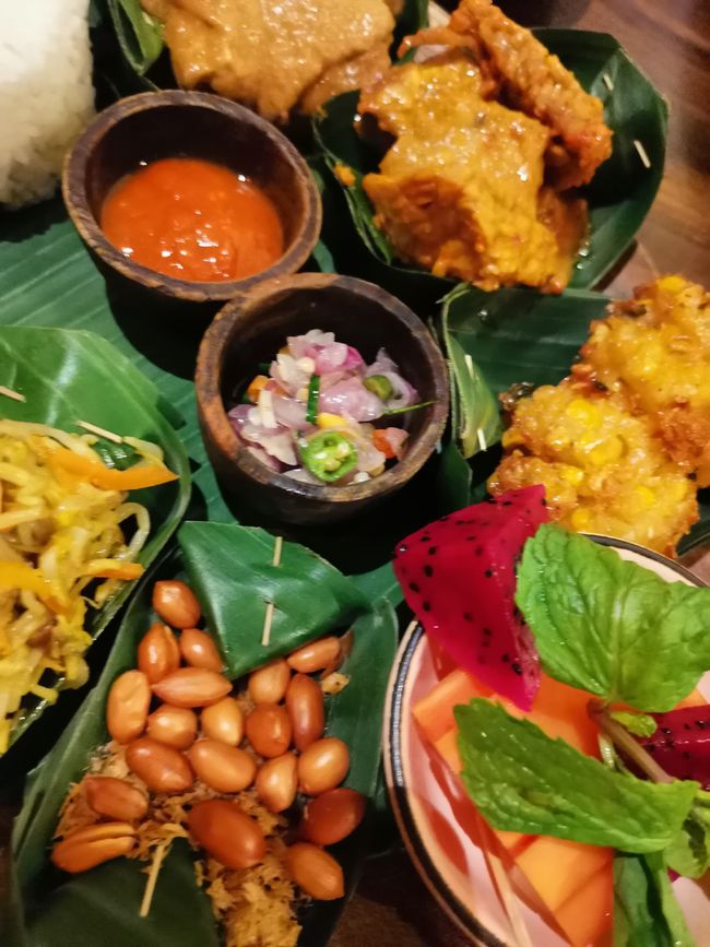 Bali - Reisfelder und Surfhotspot