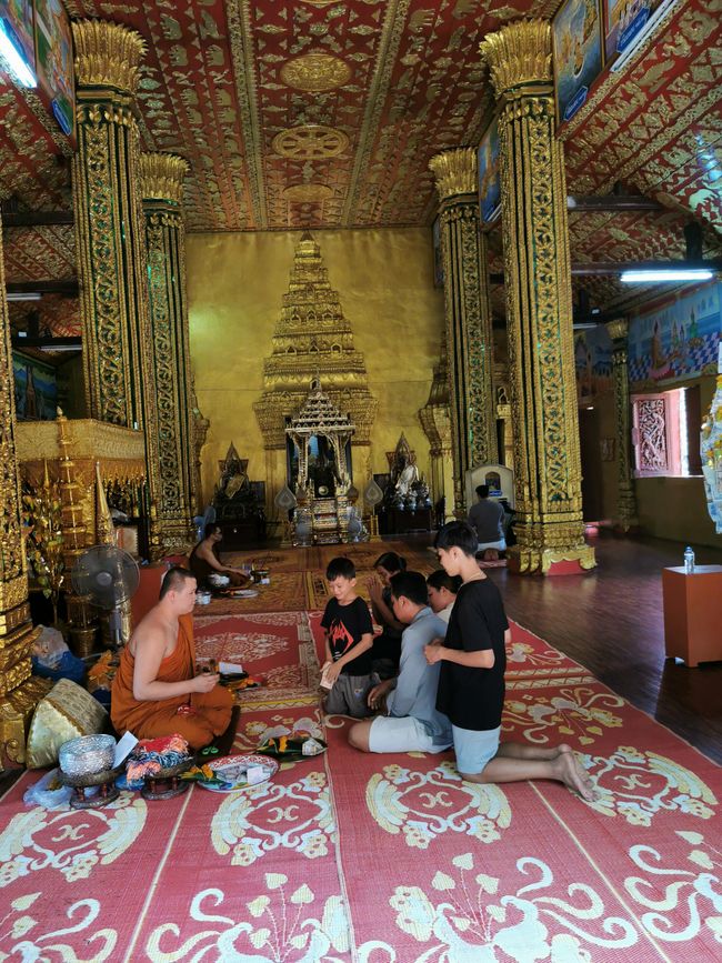 Vientiane - 1.5 days on a temple and museum tour