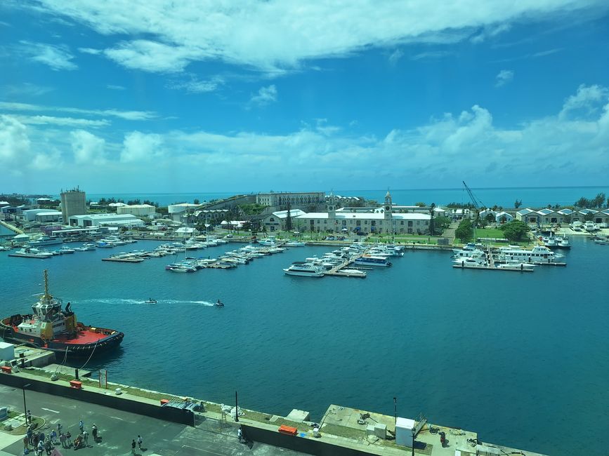 Royal Naval Dockyard/Bermuda