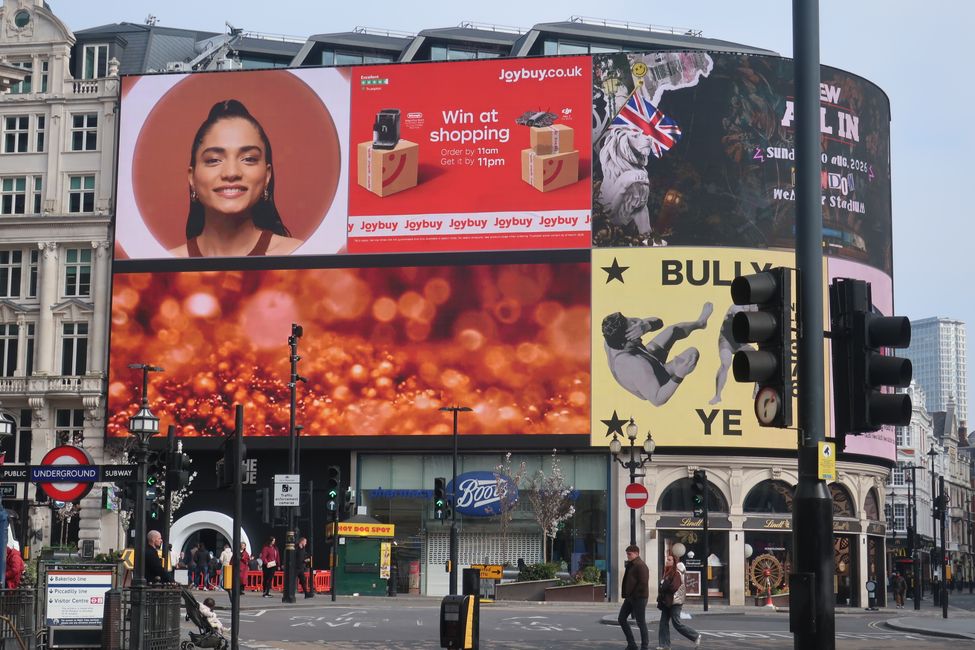 Piccadilly Circus