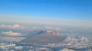 Rückflug Blick auf den Kilimandscharo 