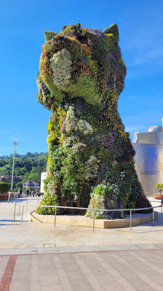 Escultura PUPPY, 12 metros de altura