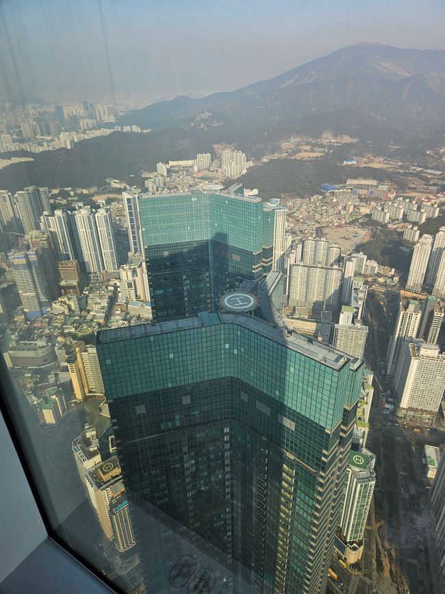 81. 标记釜山,韩国,2026年2月13日