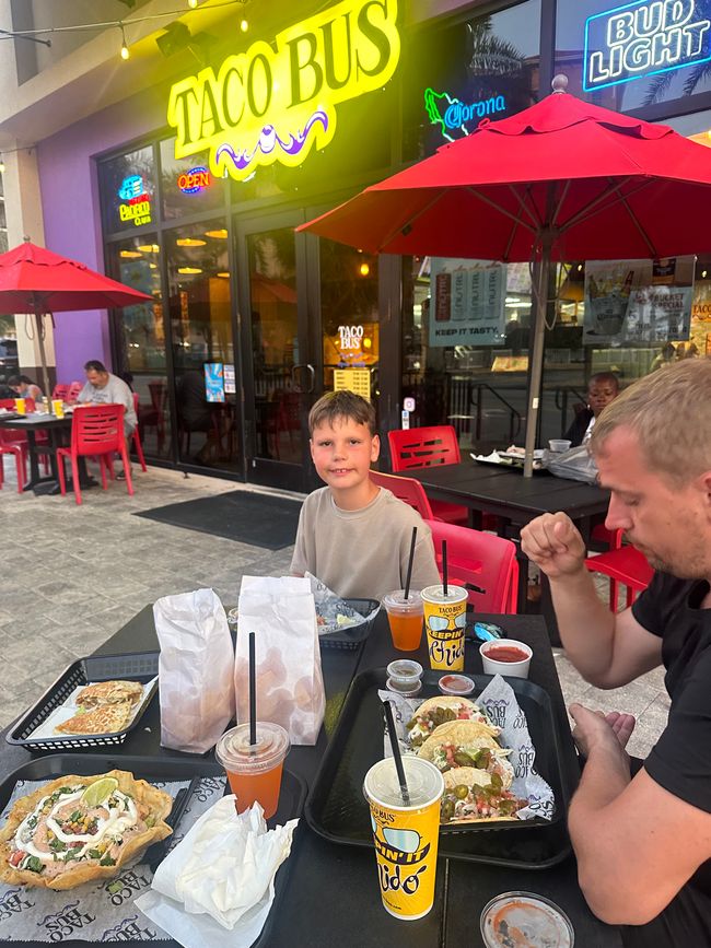 Tacos, glass, mer bad och fler solnedgångar…