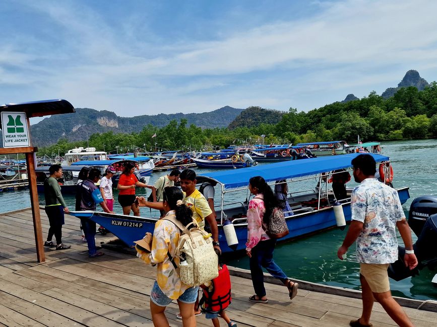Langkawi - Fly, red eagle, fly