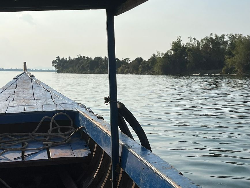 Paseo vespertino por el Mekong