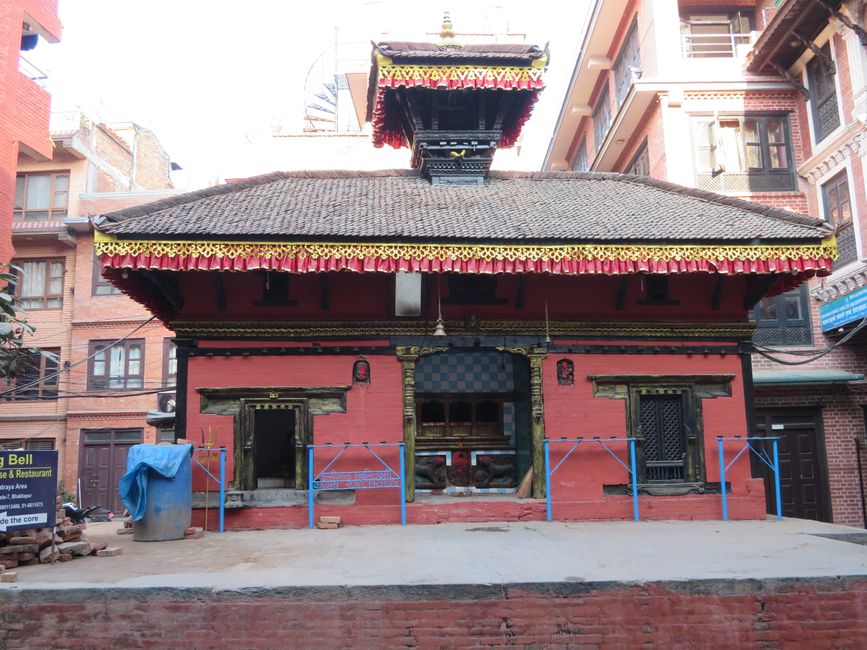 Weitere Anbetungs- und Opferstätten in Bhaktapur.