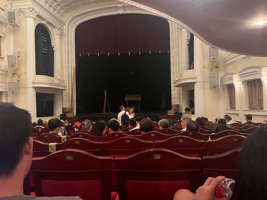 标签9 - 胡志明市：在思考、闪光粉和炸肉排之间的一天
