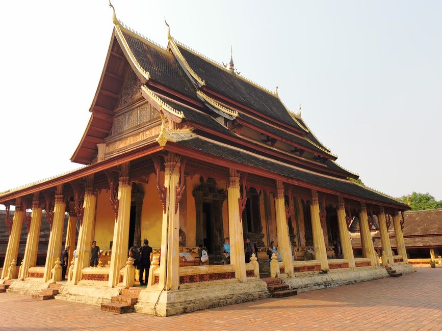 Vientiane - 1.5 days on a temple and museum tour