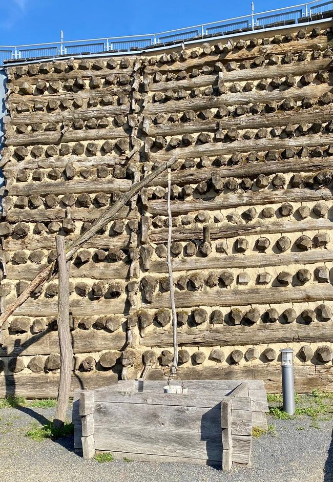  Well in box construction