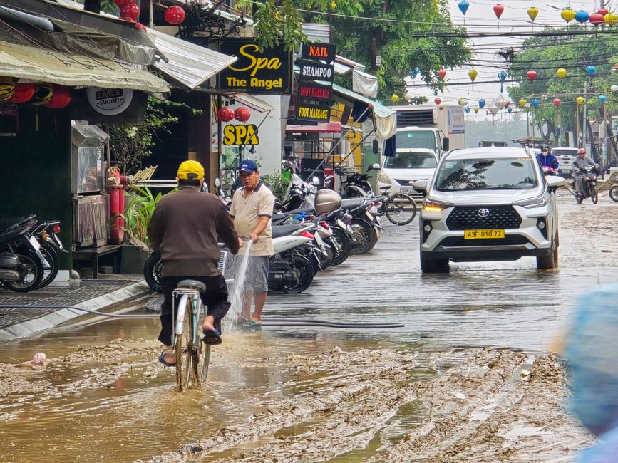 Hoi An - les travaux de nettoyage ont commencé