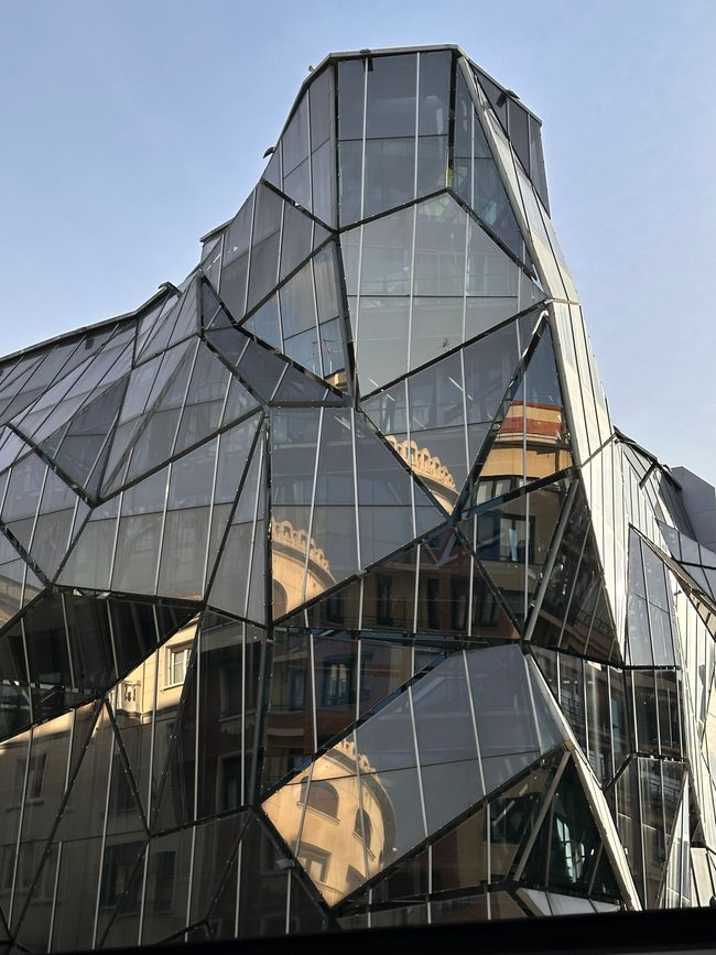 Bilbao, Giorno 2: Arte Moderna, Architettura e Strade Vivaci