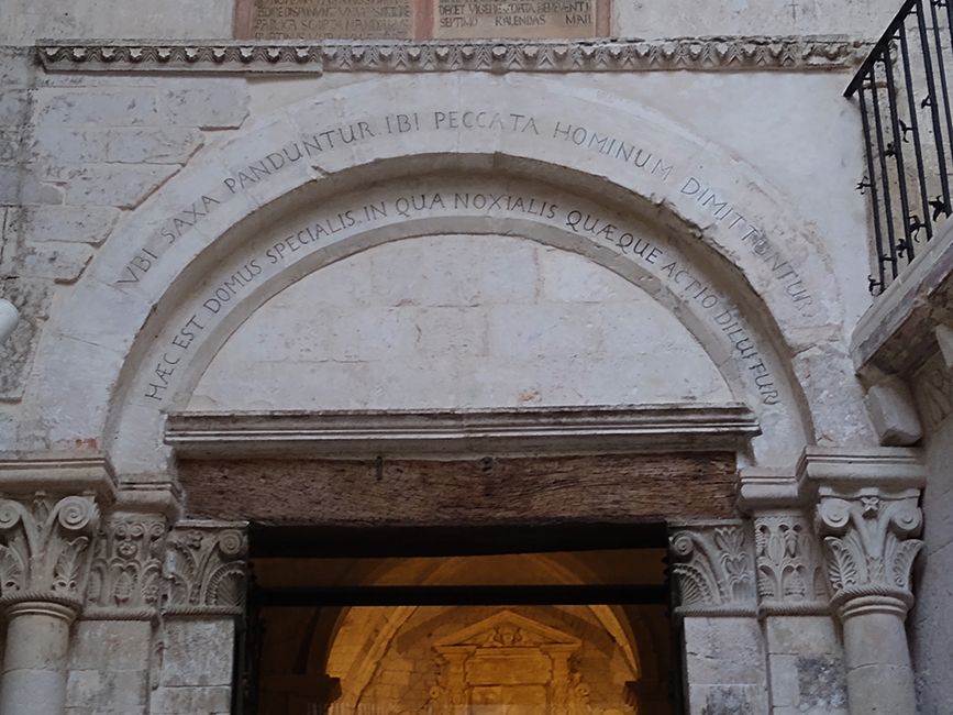 Basilica Santuario di San Michele Arcangelo - Monte Sant'angelo FG Italia