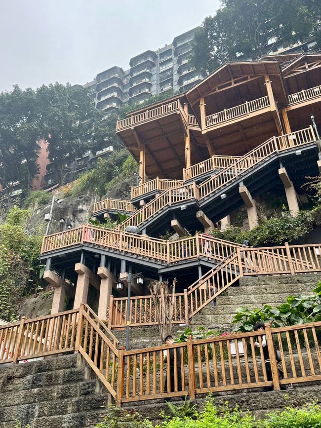 With the Bullet Trains 🚅
CHINA 🇨🇳 & JAPAN 🇯🇵 Discovering      
Part 3: Chongqing