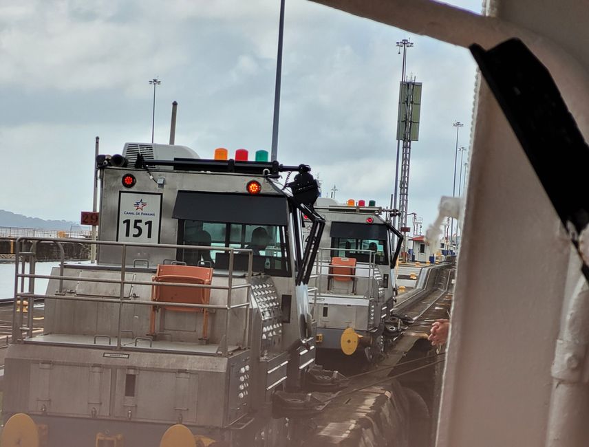 Day 41 of 175: Around the world cruise - Day passage through the Panama Canal