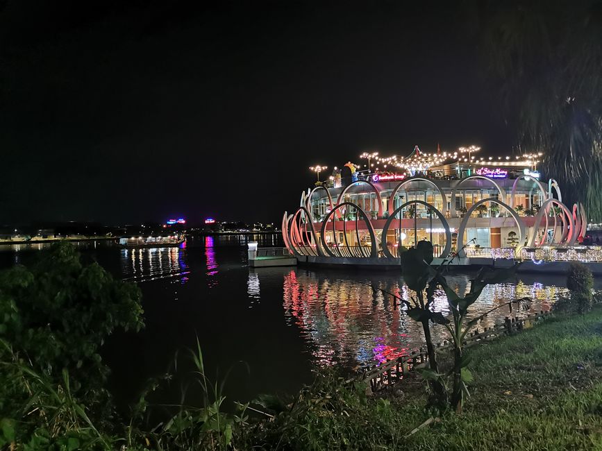 Recorrido por la antigua ciudad imperial de Hue