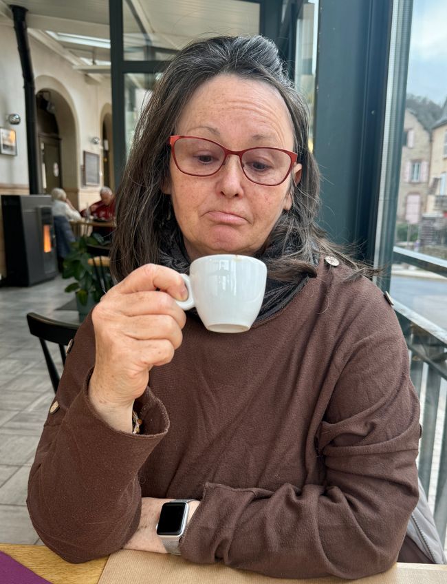 Le serveur ne connaissait pas la soif de cappuccino d'Icke. La première tasse était trop petite...
