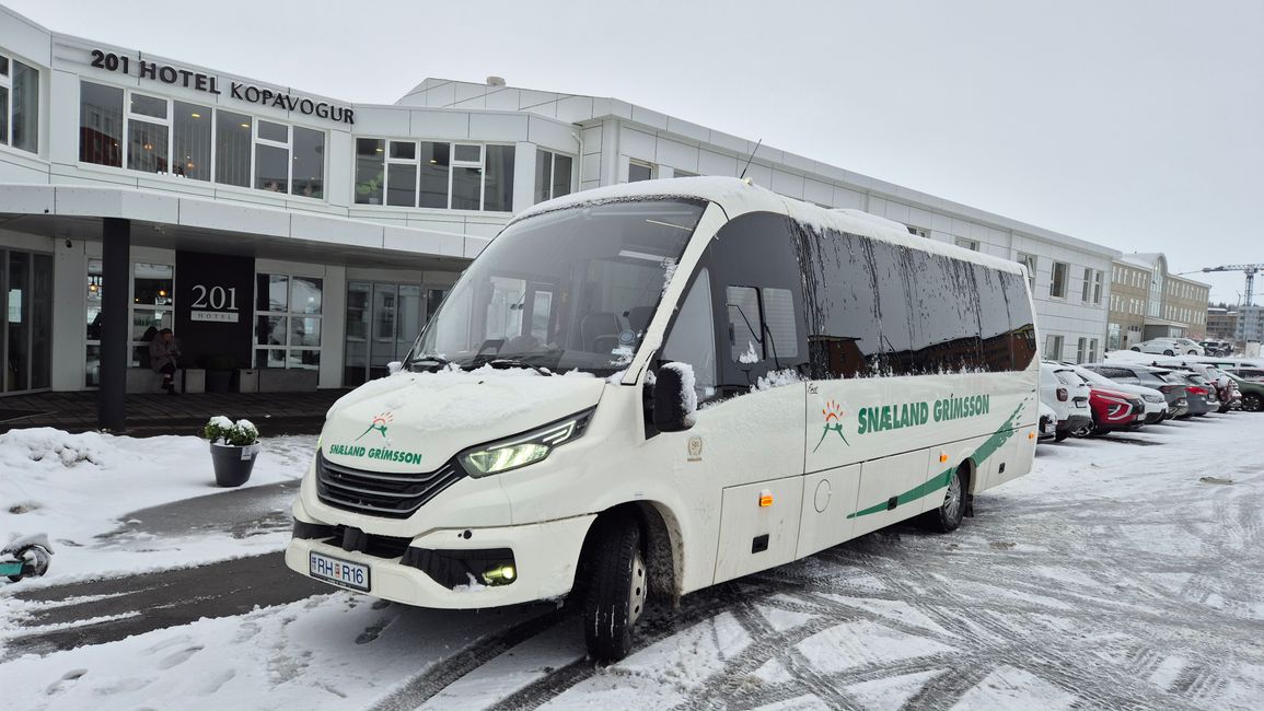 # Zwischen Schneesturm und Hot Tub – Ein wilder Roadtrip nach Akureyri ❄️