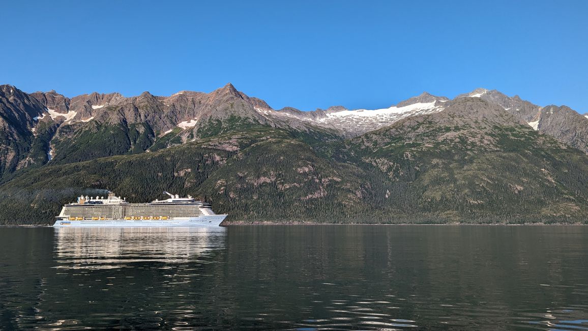 Day 24: Trip to Juneau: Glacier Outburst & 20,000 Tourists