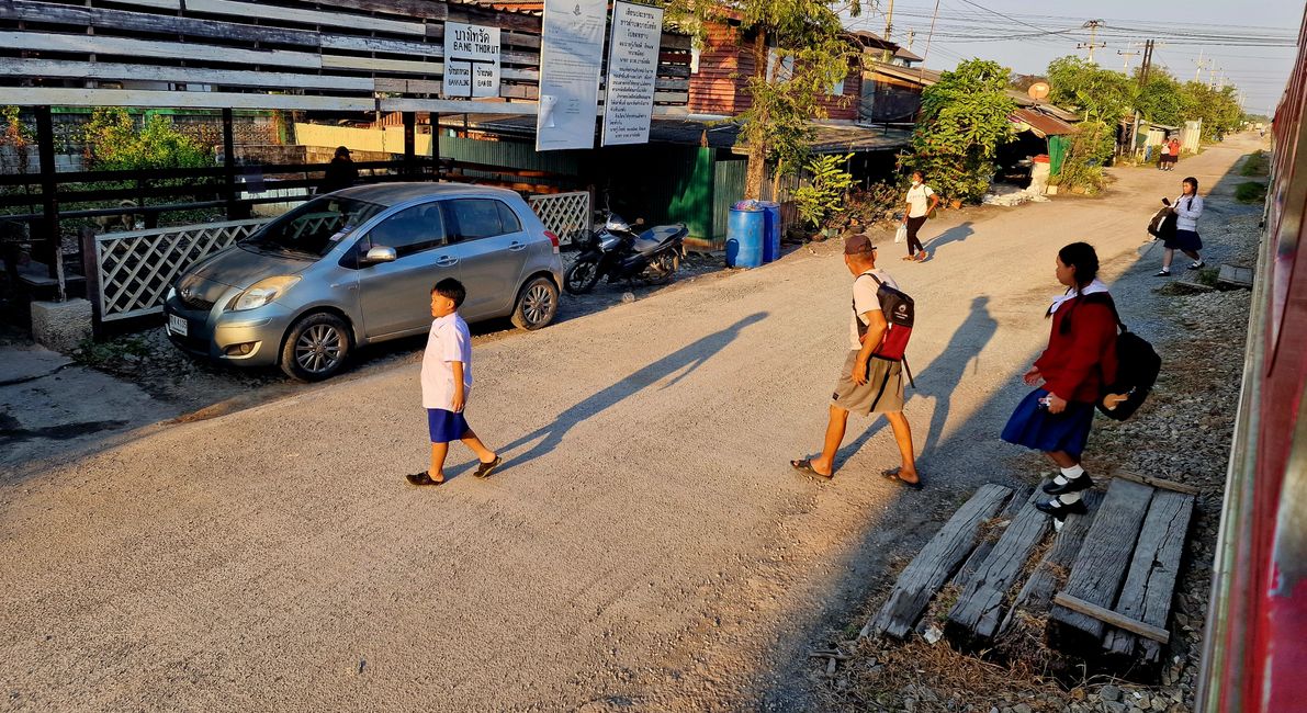 Tuut, tuut, klappt die Läden ein, der Zug kommt 🚂 ...