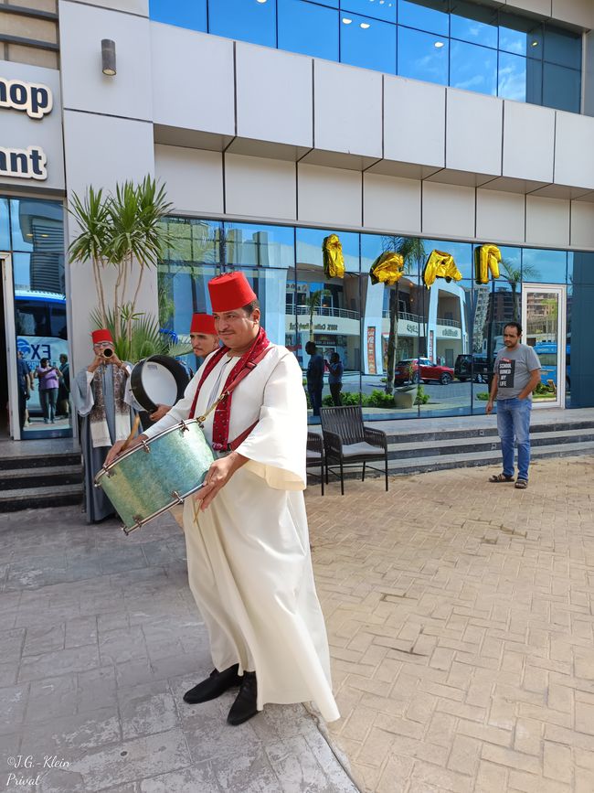 Pyramiden, Sphinx, Museum und Stadt
Tag 2