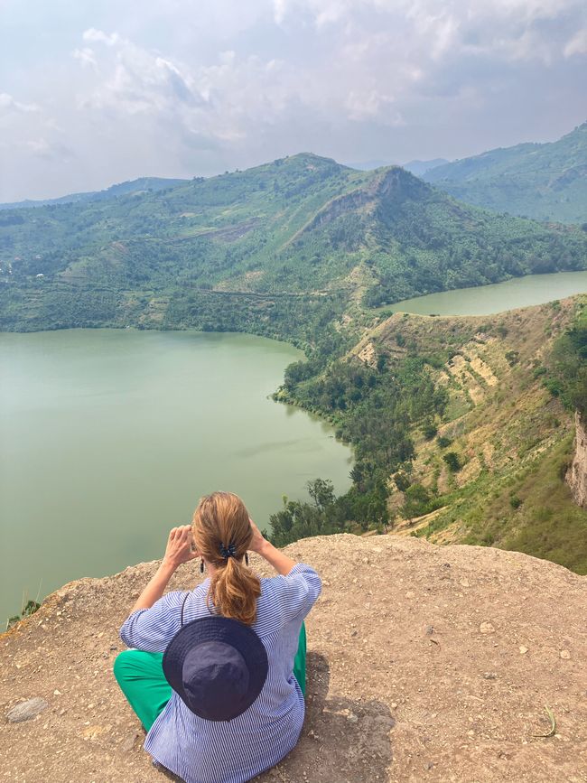 Schimpansen im Kalinzu Forest und Twin Lakes