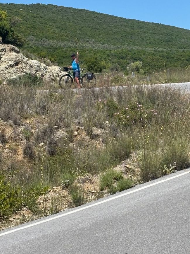 ....gran día con pueblo montañés y localidad costera....