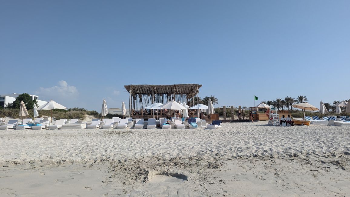 Tag 6 (2024) Drei Kirchen, Saadiyat Beach Club & Global Village