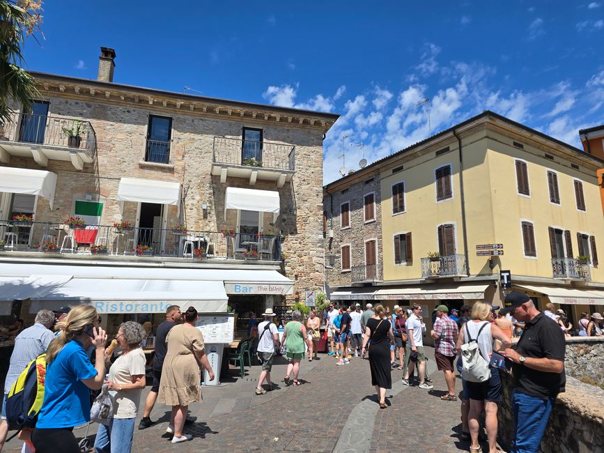Sightseeing in Sirmione
