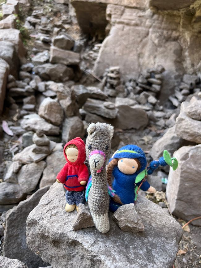 Day 17 
Mysterious hiking trail with "waterfall" somewhere in the Andes near Cusco