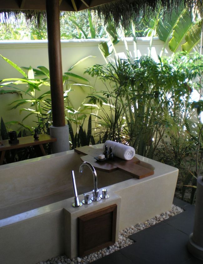 10 Días en Thundufushi - Un Viaje a Través de Aguas Azules, Jardines de Coral y Momentos de Quietud