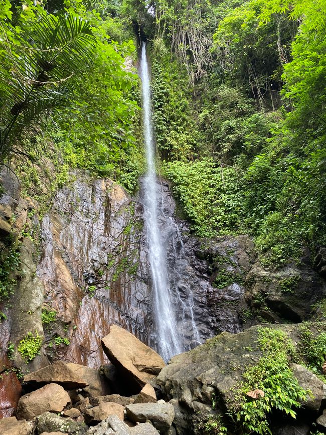 Wasserfall (Air Terjun Jagasatru)