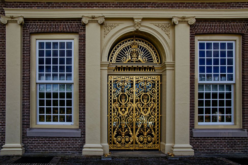 Barockschloss mit Prachtsgarten