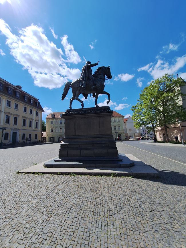 Le cavalier, place de la démocratie