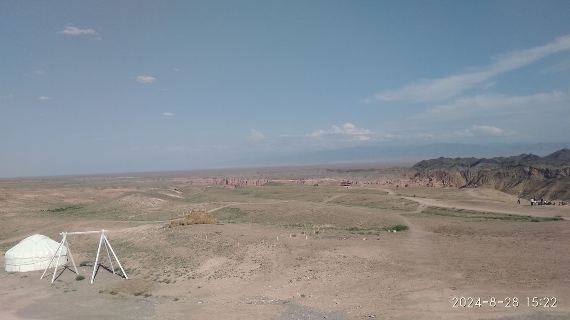 Charyn Canyon, Access