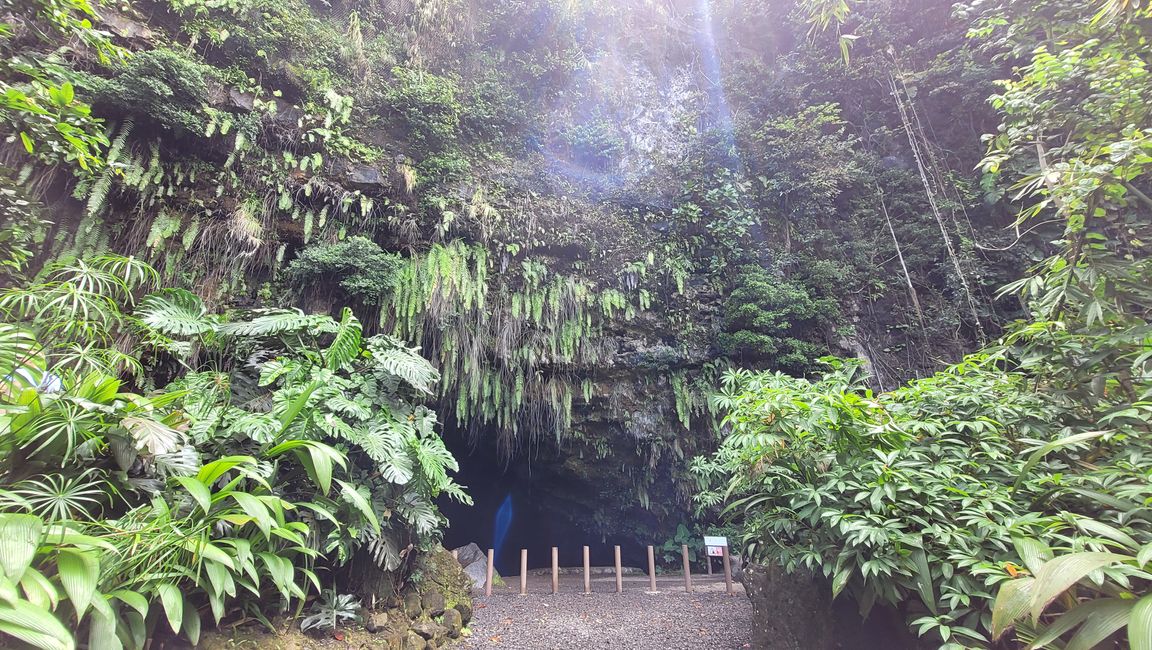 Tour around the edge of Tahiti-Nui