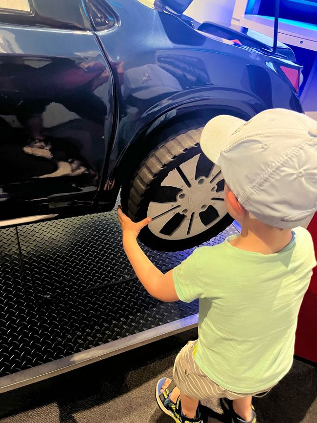 Discovery Children Museum - c'era persino un'esperienza da meccanico auto 😂