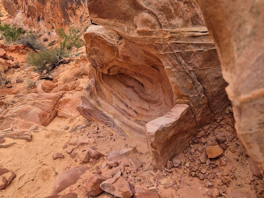 White Domes Trail