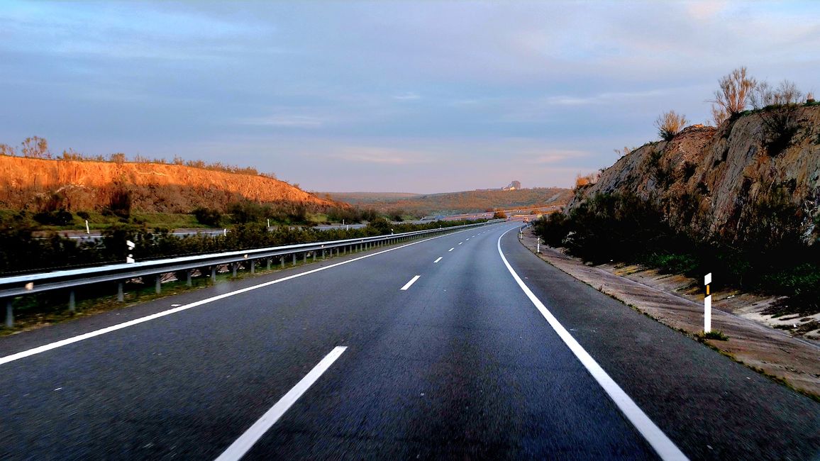 Zwar eine Autobahn, aber der "Red Careterra National" ohne Maut und immer wieder mit tollen Ausdichten in die Extremadura