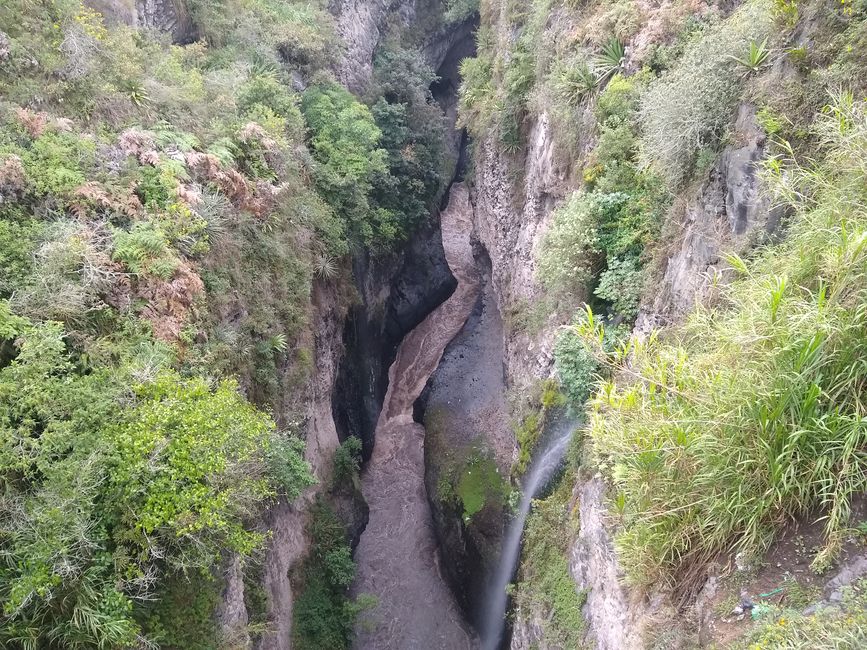 Deep, deep gorge