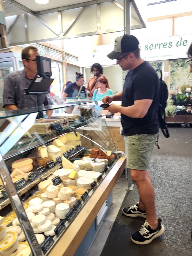TAG 11 e 12 - Mercato di Lorient, campeggio sulla spiaggia di Kerhillio