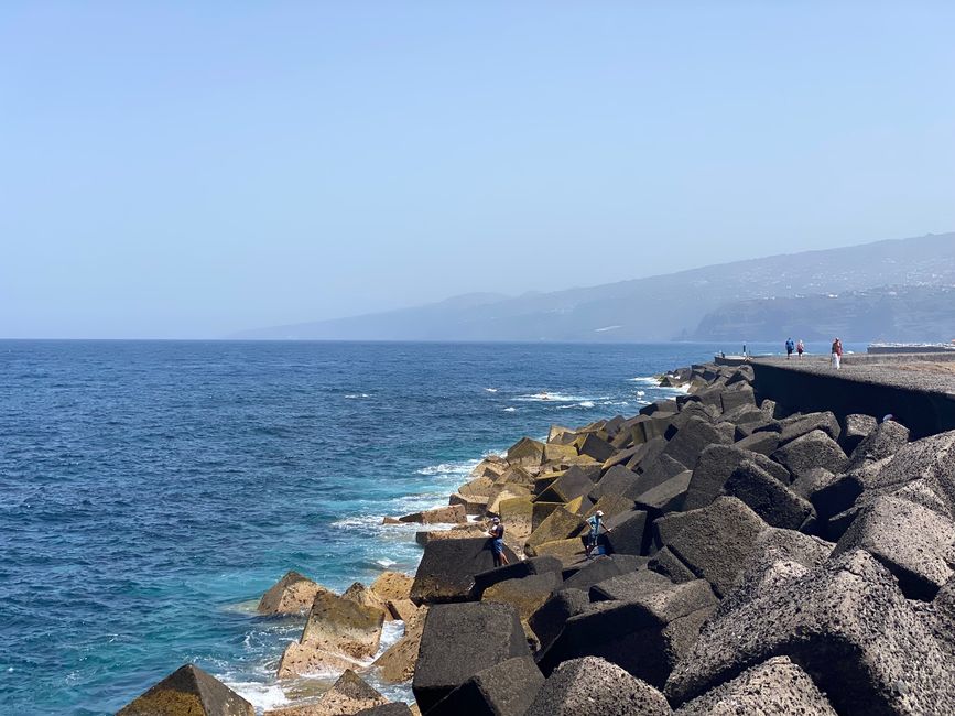 The gigantic harbour wall of Puerto de la Cruz - nevertheless the Atlantic waves have already torn holes in it