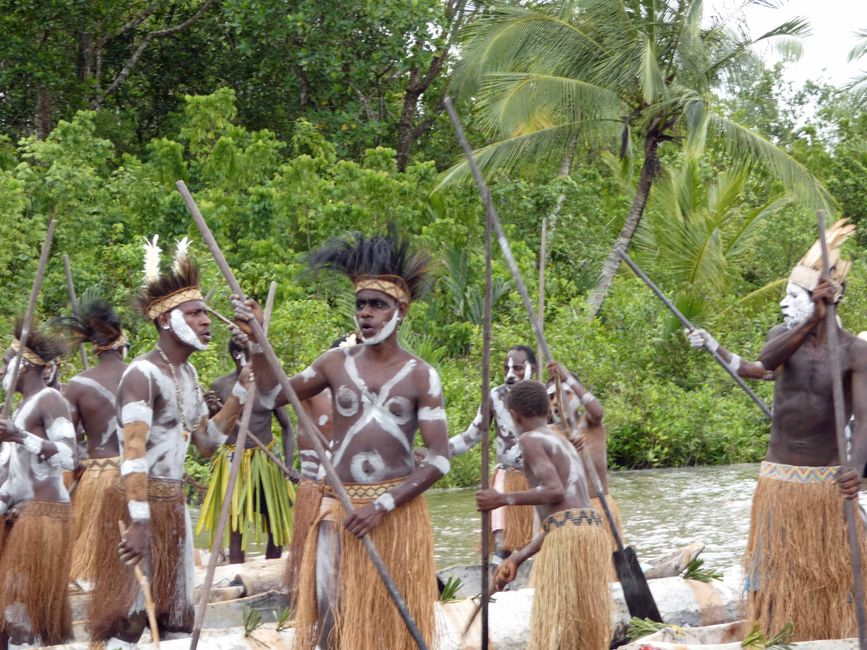Per, Agats, Nueva Guinea Occidental, Indonesia