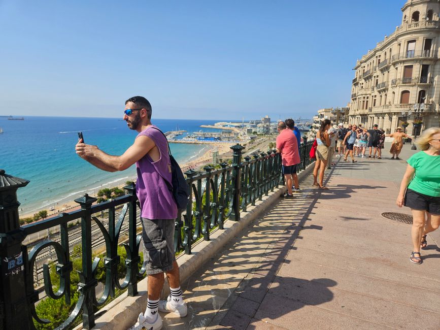 Balkon mit Blick nach unten 