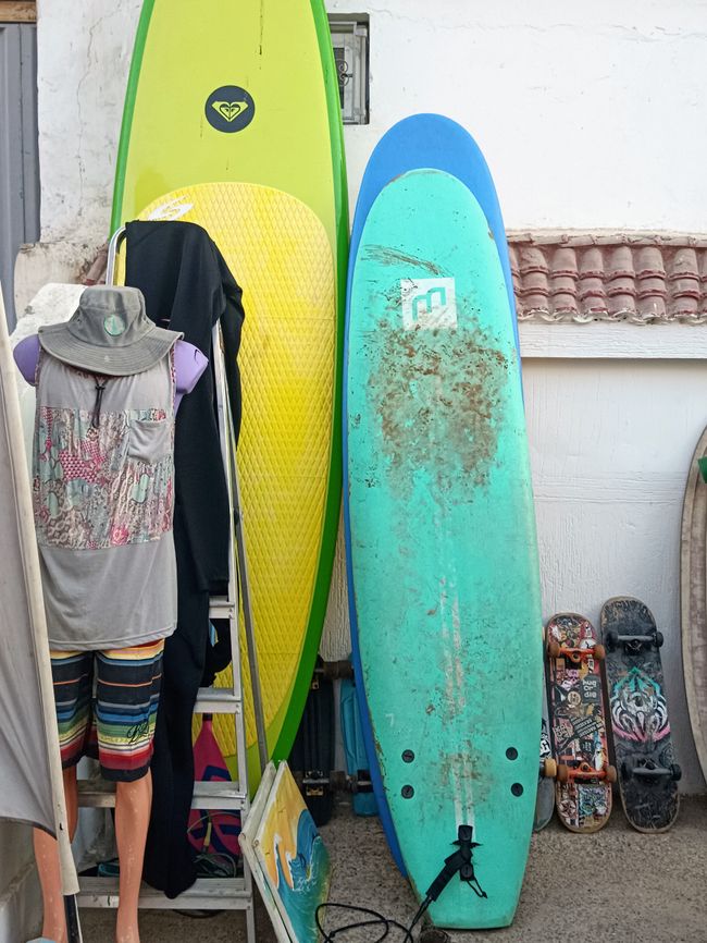 Surfen. Haut. Selbstbewusstsein.